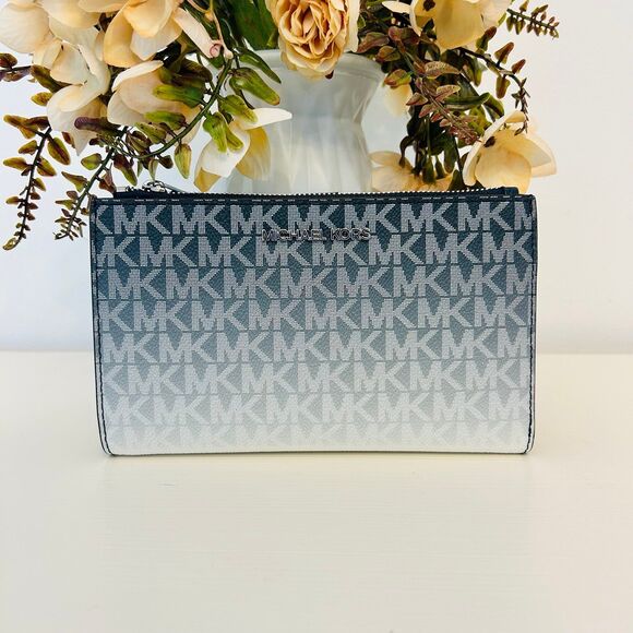 Michael Kors Wallet Jet Set Large Ombré Signature Logo Wristlet Navy - Picture 1 of 4